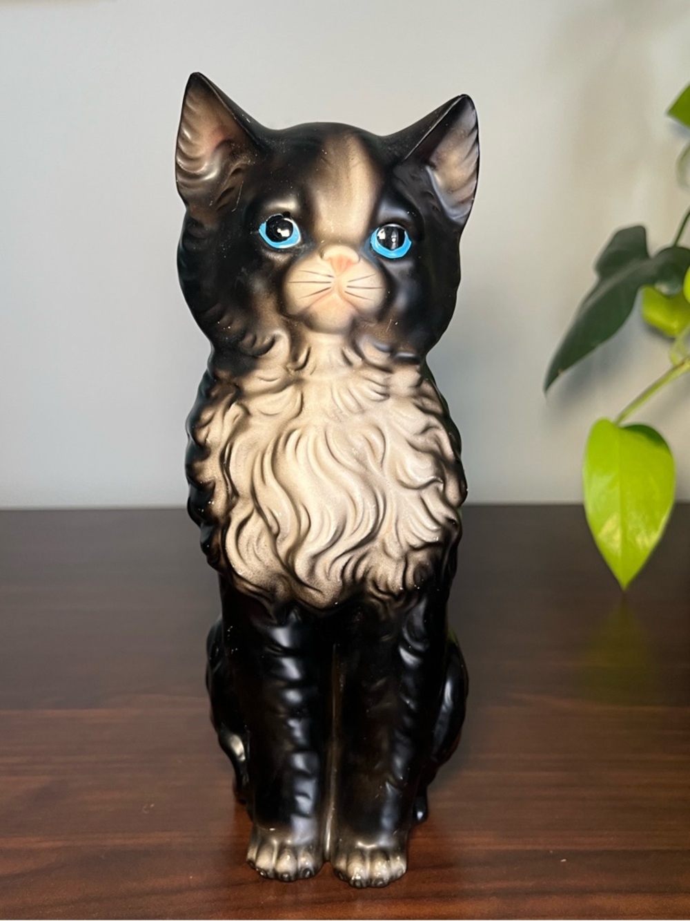 Vintage Giovanni Ronzan bone china black and white cat figurine.